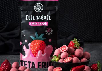 Neu - Ganze Erdbeeren in revolutionärer Ruby Schokolade