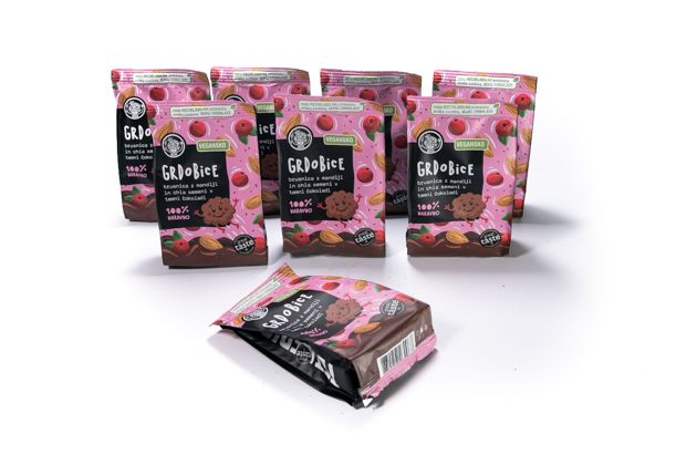 Preiselbeere mit Mandeln und Chiasamen in Zartbitter Schokolade Paket 7+1 Gratis